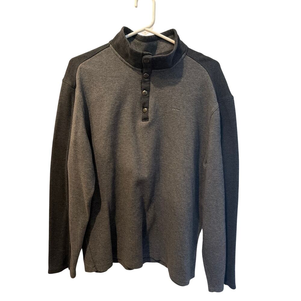 ⭐️ Men’s Calvin Klein Gray / Black Quarter Snap Shirt Size Large Casual